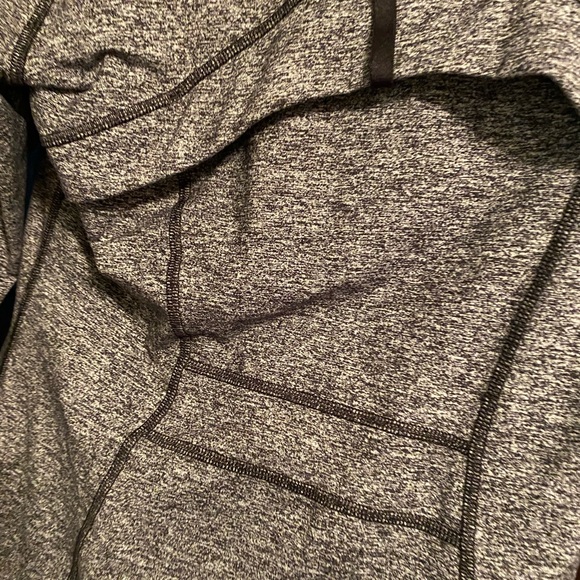 Lululemon - Picture 5 of 7